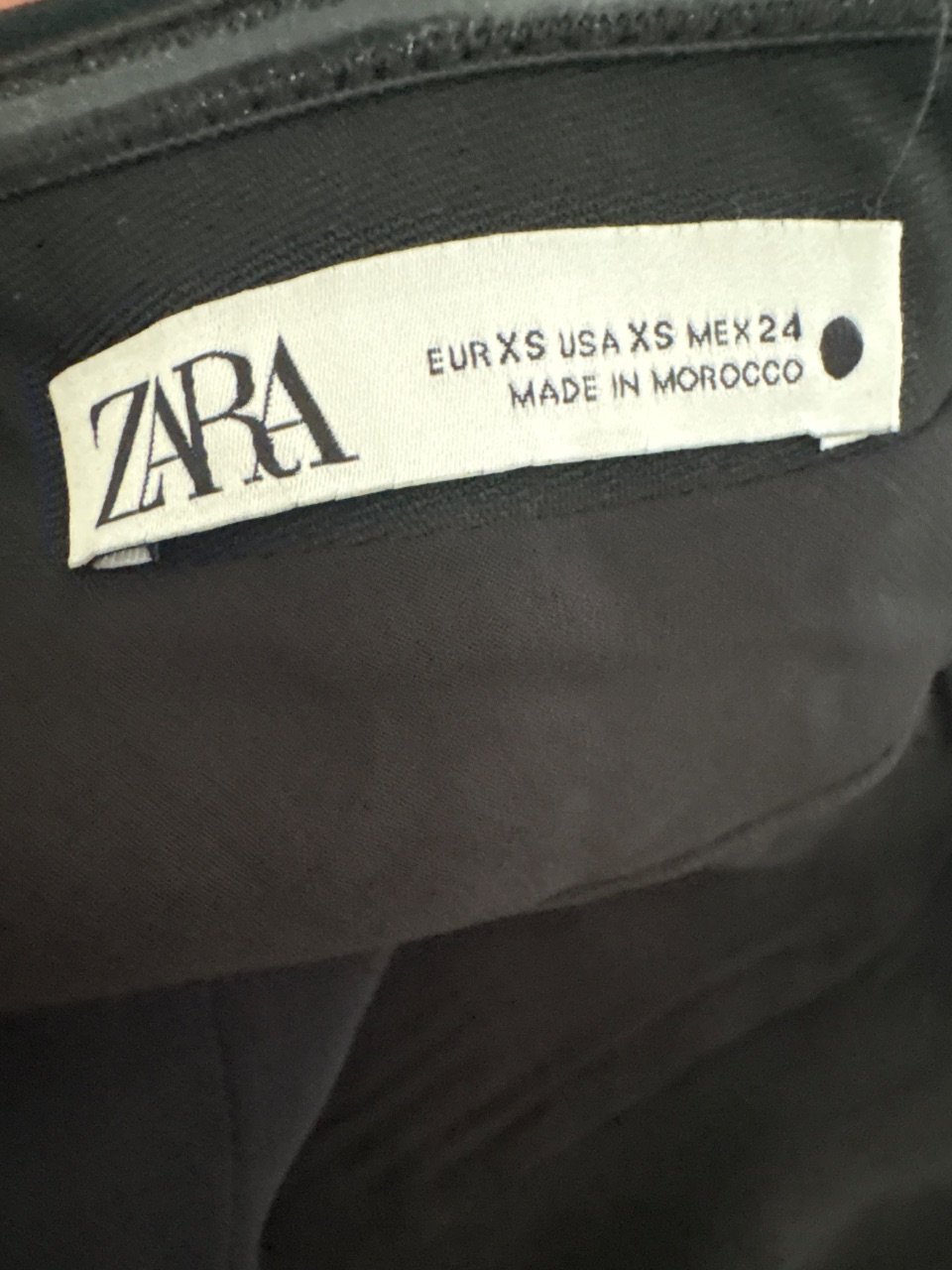 Un abito Blaizer a maniche lunghe,marchio ZARA,taglia XS